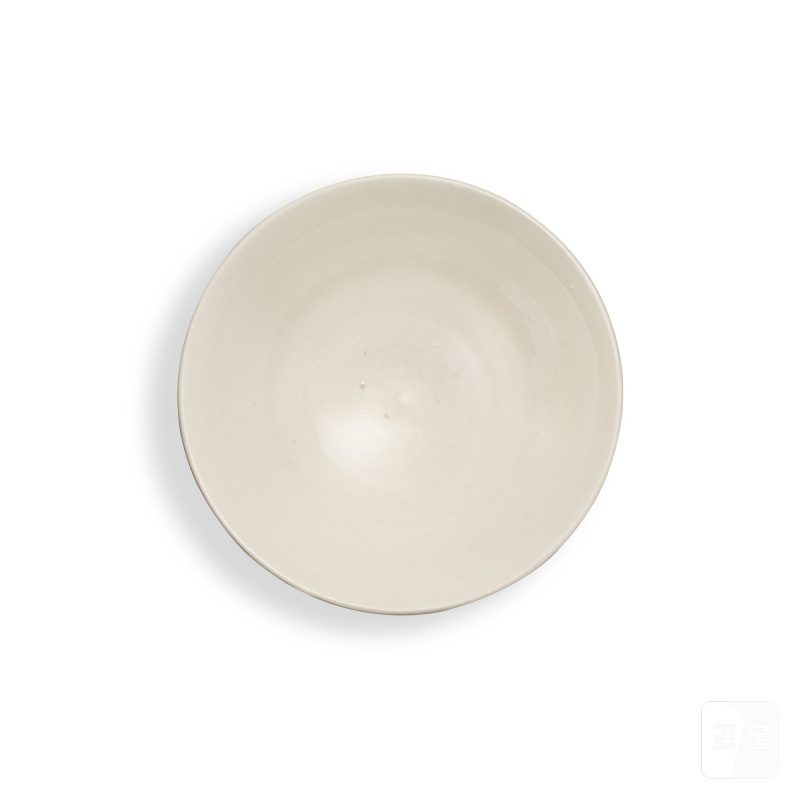 A Xingyao white-glazed bowl, Five dynasties | 五代 邢窰白釉笠式盌 - 图2